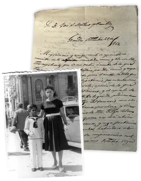 Fotografía familiar de una comunión y documento manuscrito antiguo antes de digitalizar